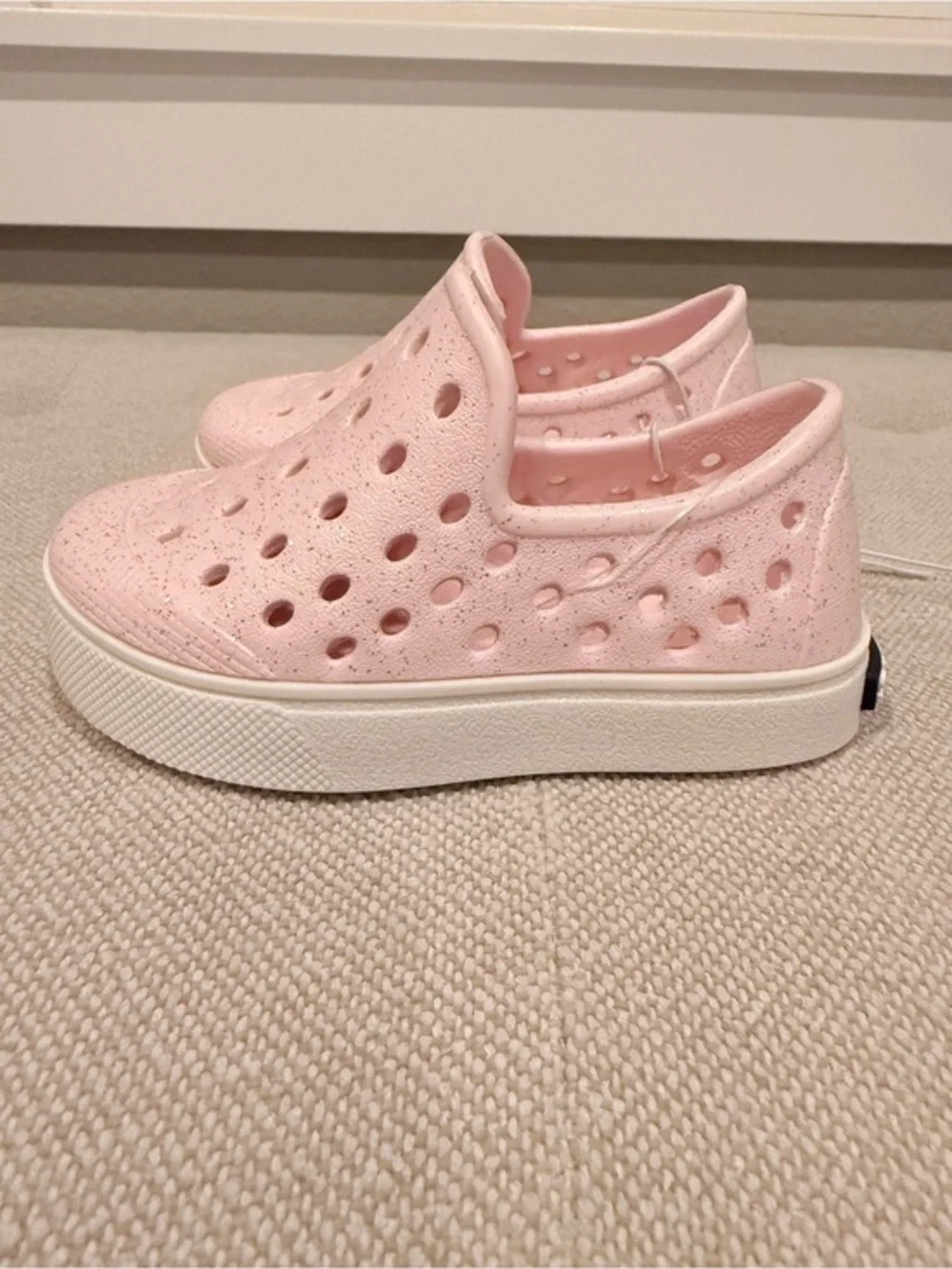 NWT Sperry light pink sparkly lightweight water shoes size 4